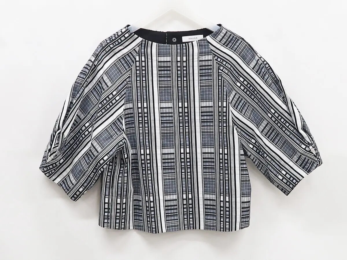 ADORE モノトーン　チェックブラウスの画像