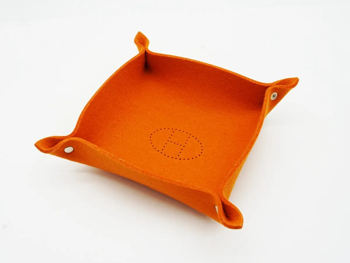 HERMES ヴィド・ポッシュ　フェルト　トレーの画像