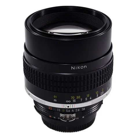Ai Nikkor 105mm F1.8S