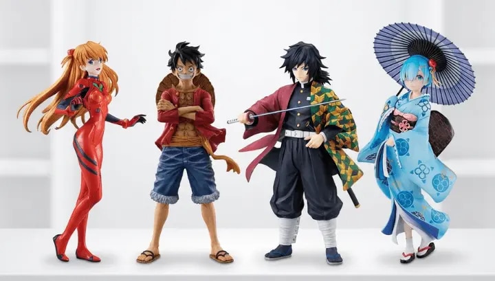 人気アニメキャラクターのフィギュア4体を並べた画像。アニメグッズや美少女・少年系フィギュアの買取イメージを示している